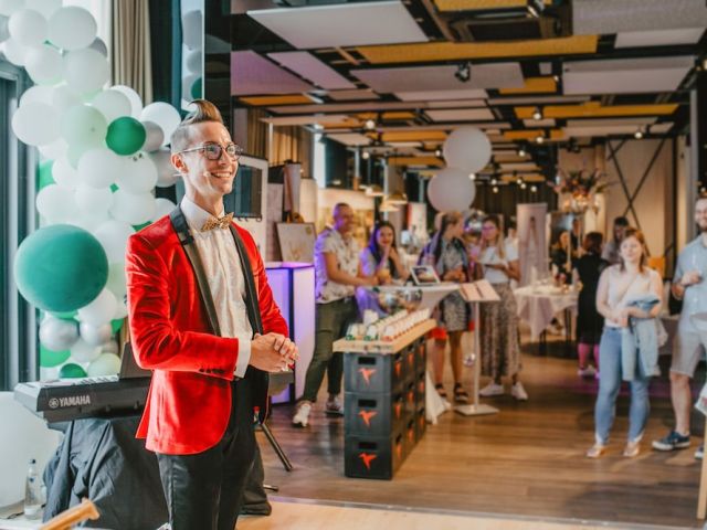 Zauberer in Leipzig buchen - Stand-up Comedy für Firmenfeier oder Familienfeier