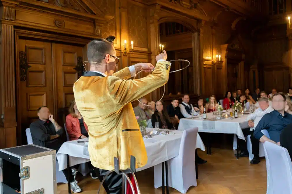 Zauberer Tim in Potsdam bei einem Event im Schloss
